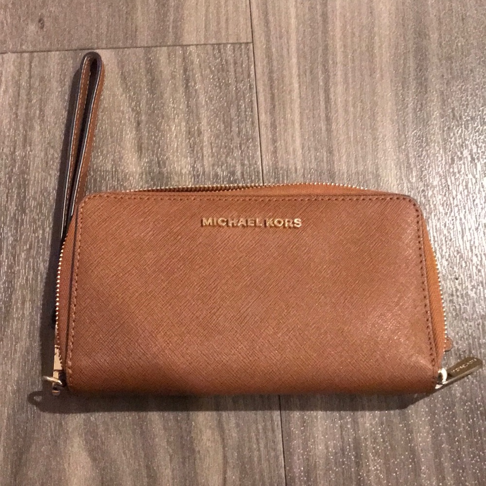 Micheal Kors Wristlet Wallet